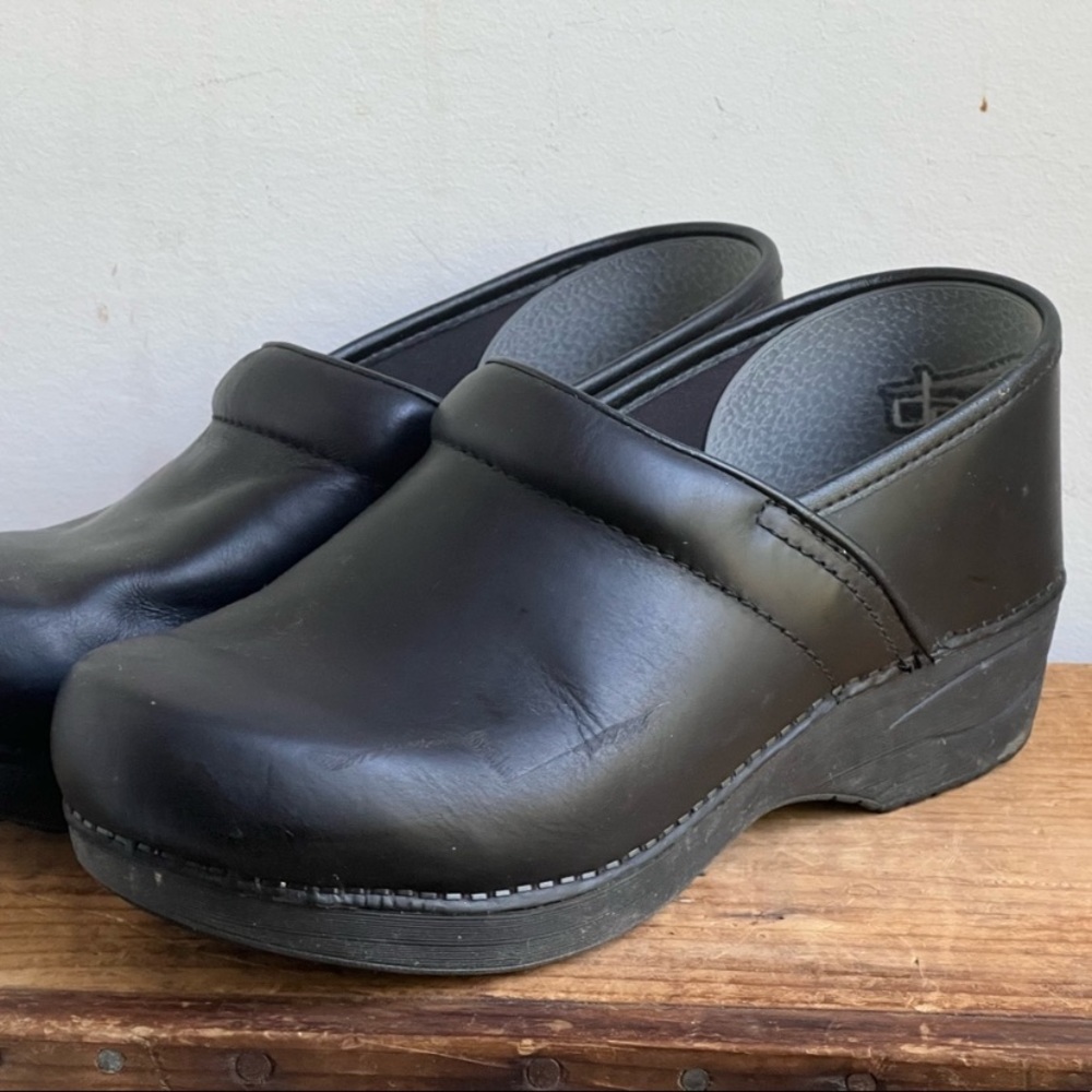 Dansko Xp Professional Clog, Size 40 - image 3